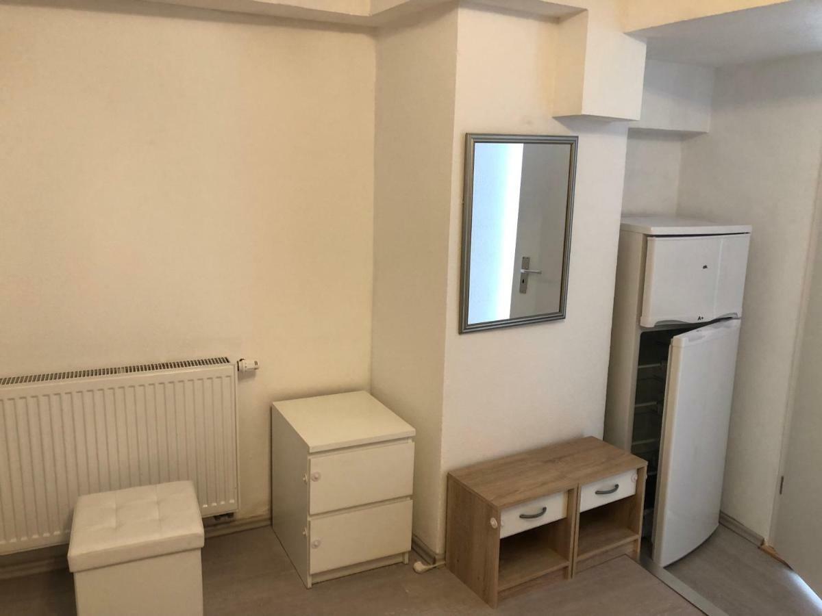 Ferienwohnung Beutelsbacherstrasse 12 Unterturkheim Штутгарт Екстер'єр фото