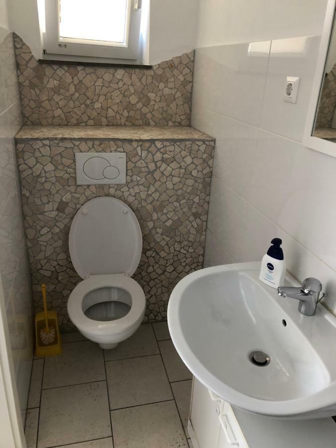 Ferienwohnung Beutelsbacherstrasse 12 Unterturkheim Штутгарт Екстер'єр фото